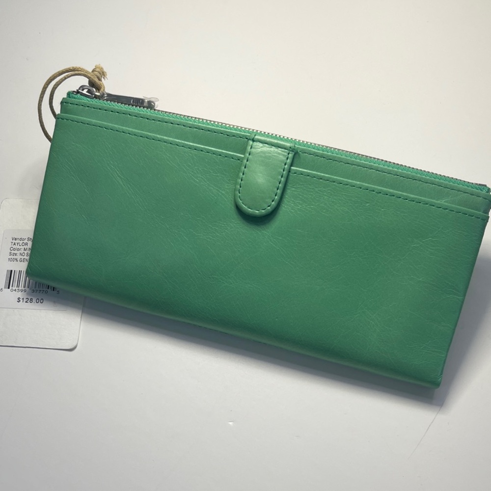 HOBO Taylor Leather Wallet Clutch in Mint NWT (missing a zipper pull)